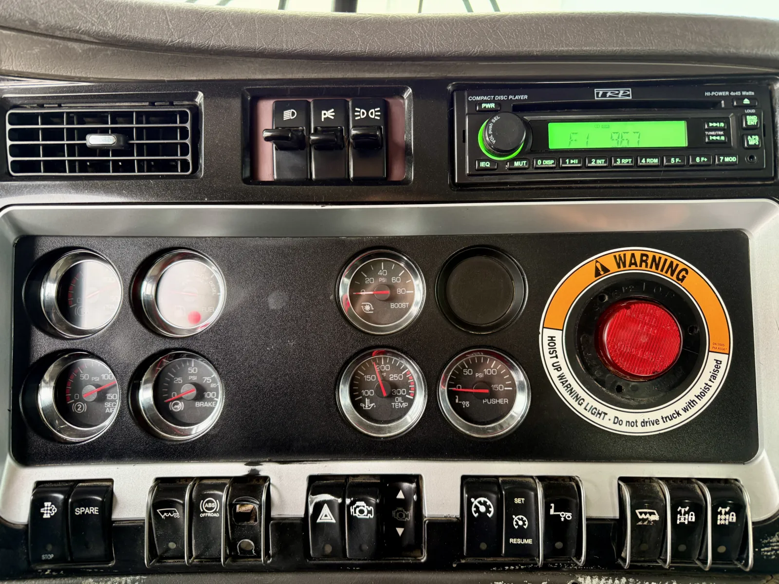 2009 Kenworth T800 - image 18