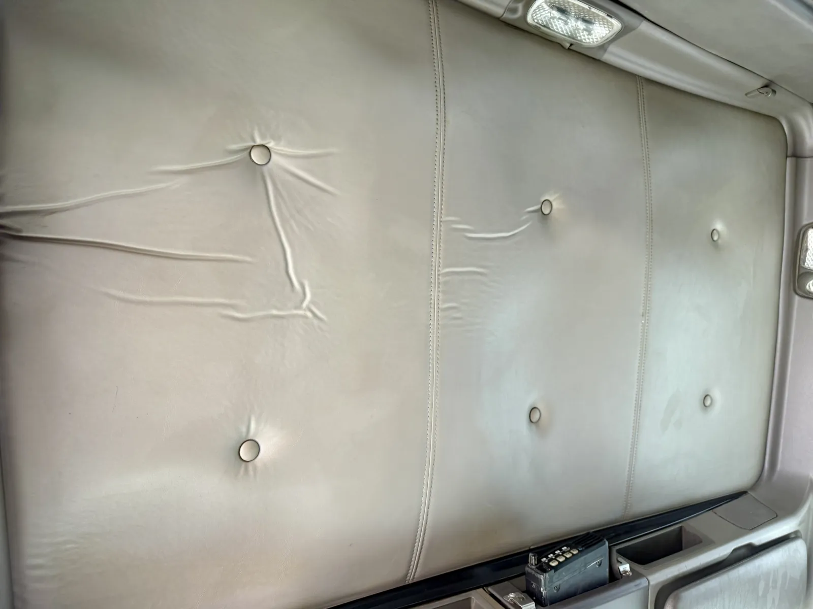 2009 Kenworth T800 - image 21