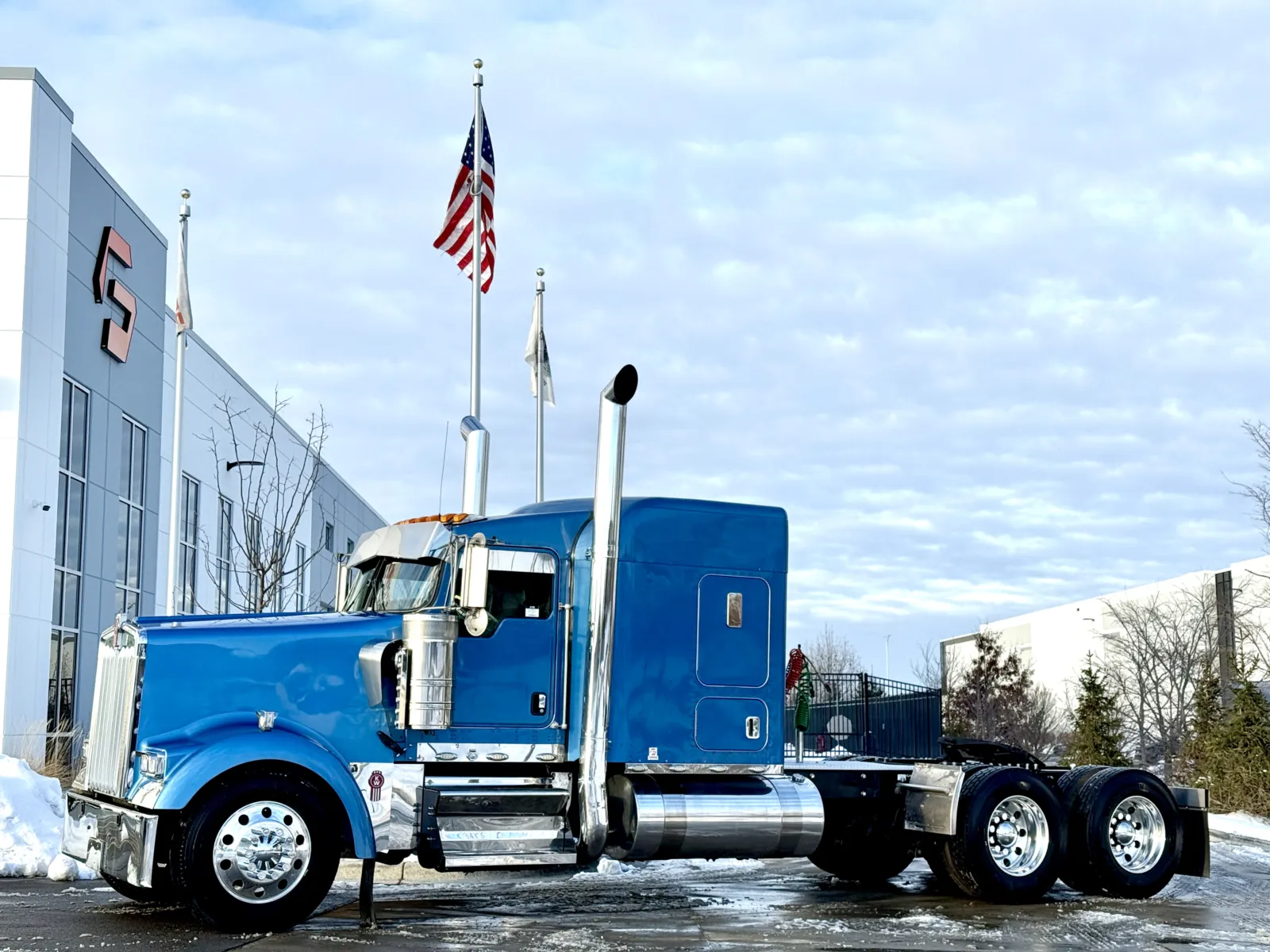 2017 KENWORTH W900 for sale in New Lenox, IL