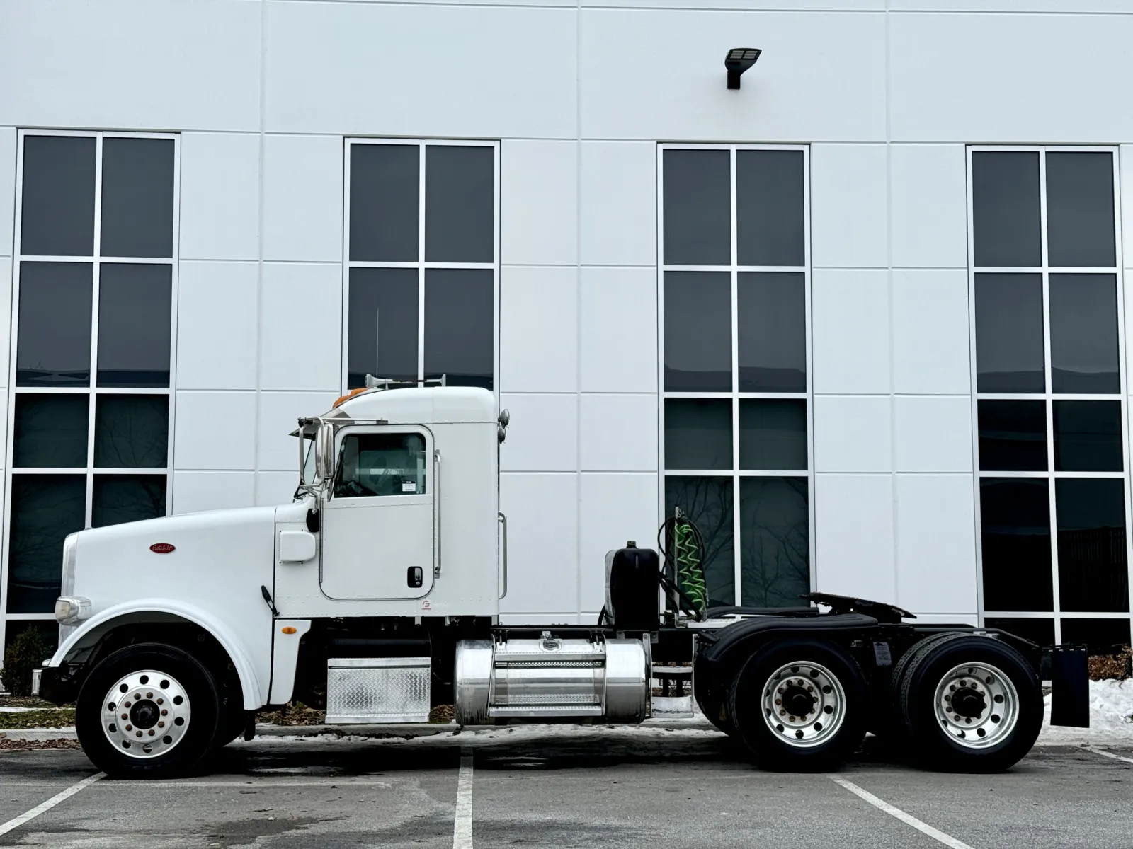2015 Peterbilt - image 4