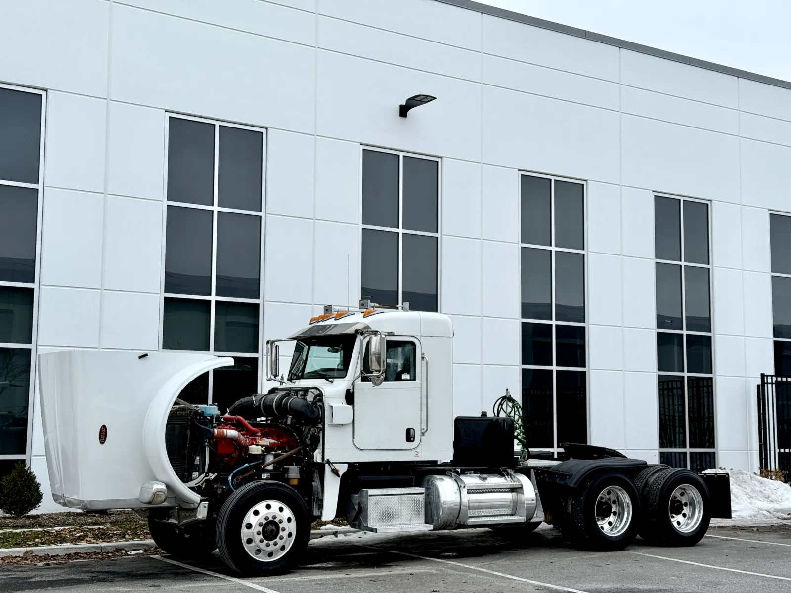 2015 Peterbilt - image 10