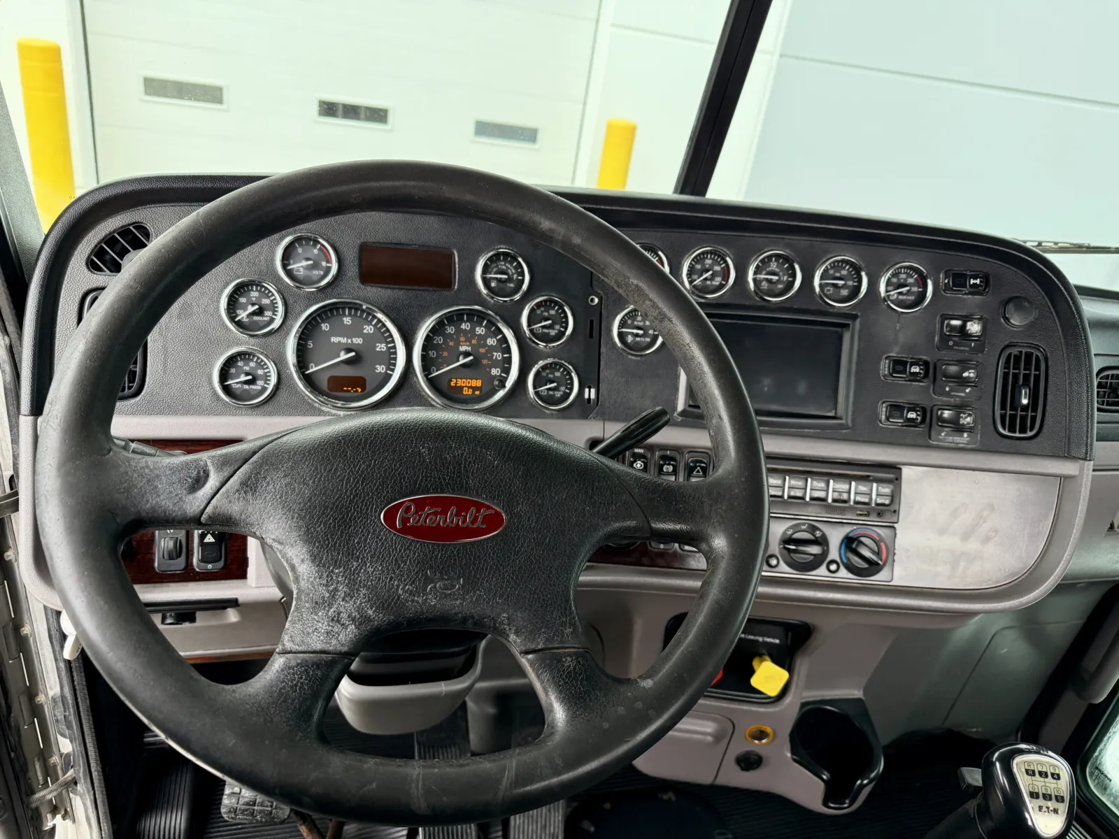 2015 Peterbilt - image 16