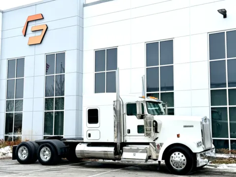 Photos of 2018 KENWORTH W900 for sale in New Lenox, IL at Forge Truck Centers - Illinois