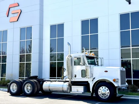 Photos of 2007 PETERBILT 379 for sale in New Lenox, IL at Forge Truck Centers - Illinois