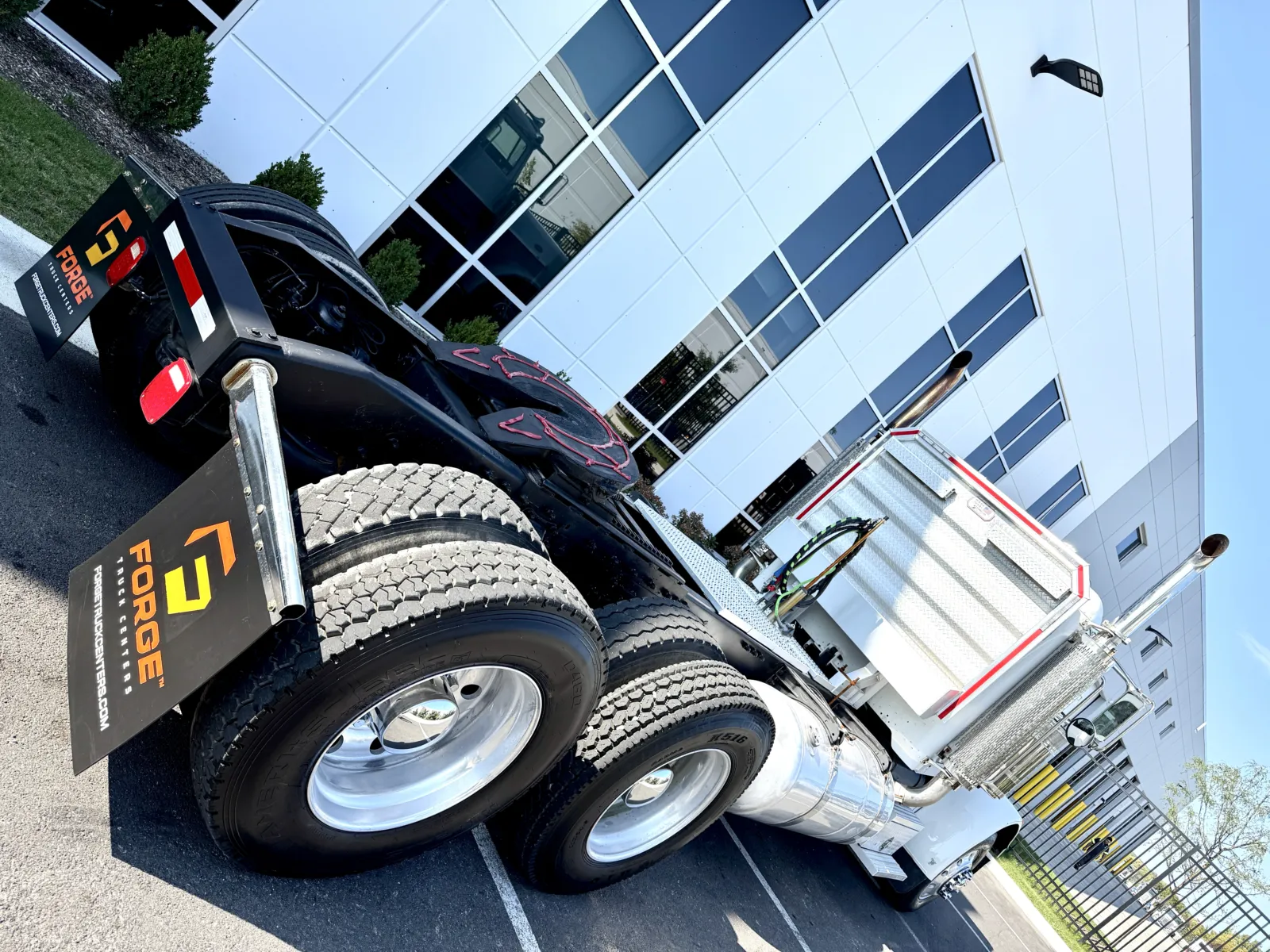 2007 Peterbilt - image 11