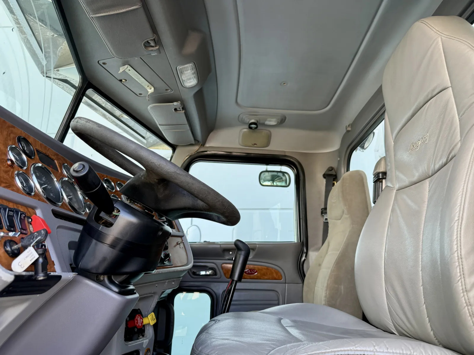 2007 Peterbilt - image 14