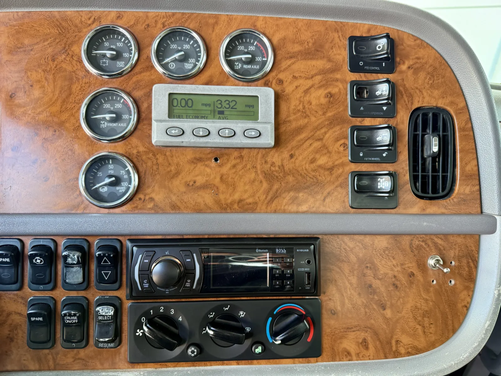 2007 Peterbilt - image 18