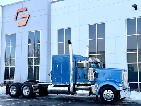 Photos of 2017 KENWORTH W900 for sale in New Lenox, IL at Forge Truck Centers - Illinois