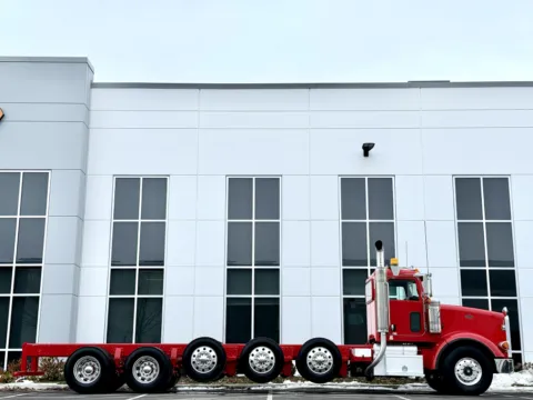 Another view of 2010 PETERBILT 367 for sale in New Lenox, IL at Forge Truck Centers - Illinois