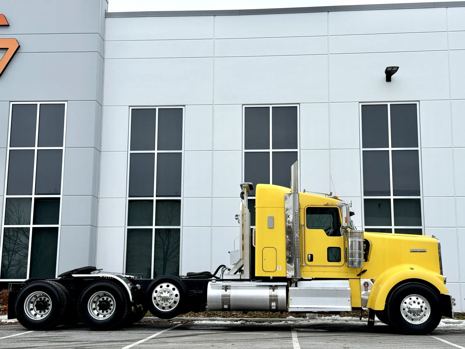 2014 Kenworth W900 - image 3