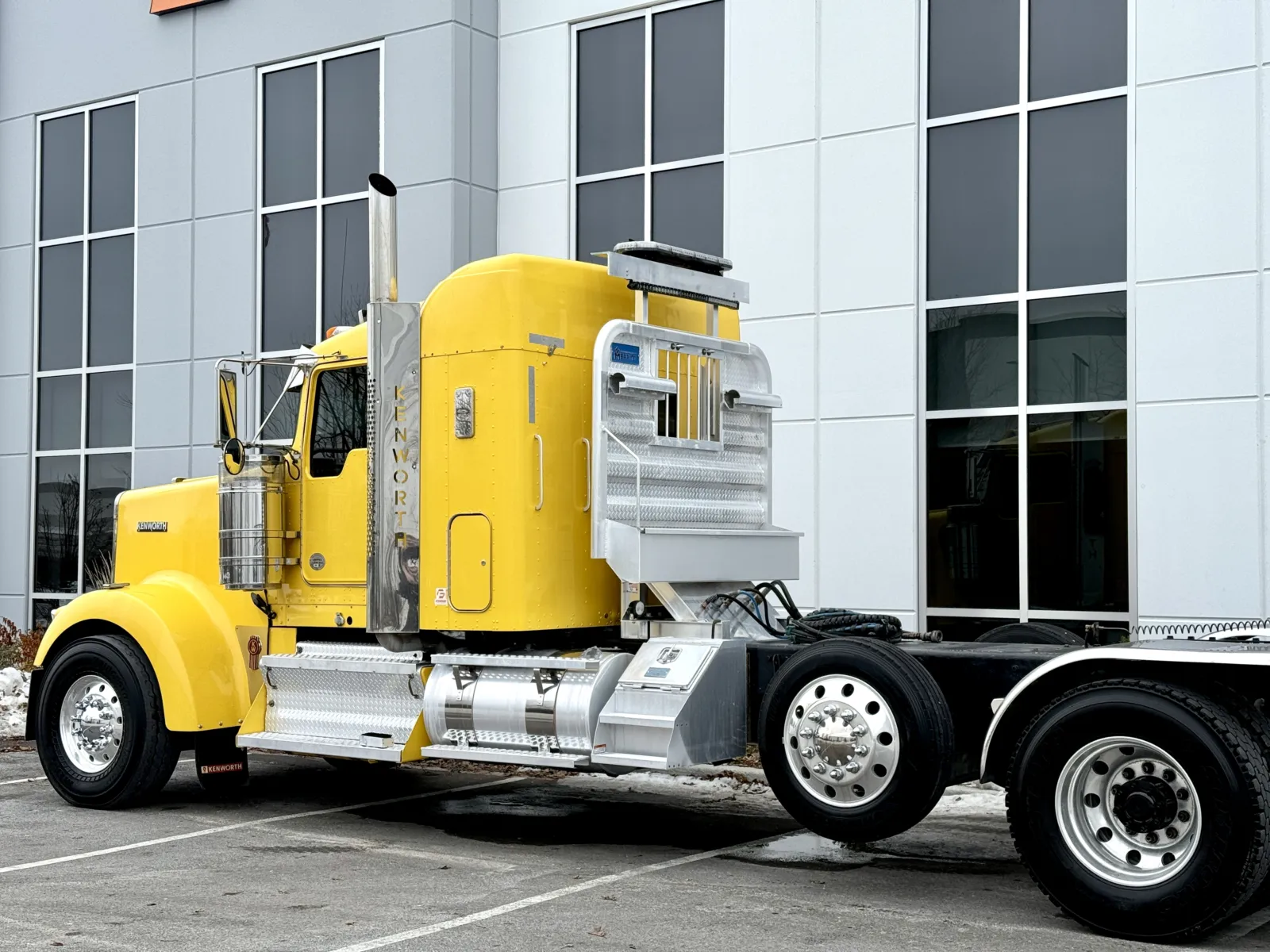 2014 Kenworth W900 - image 8