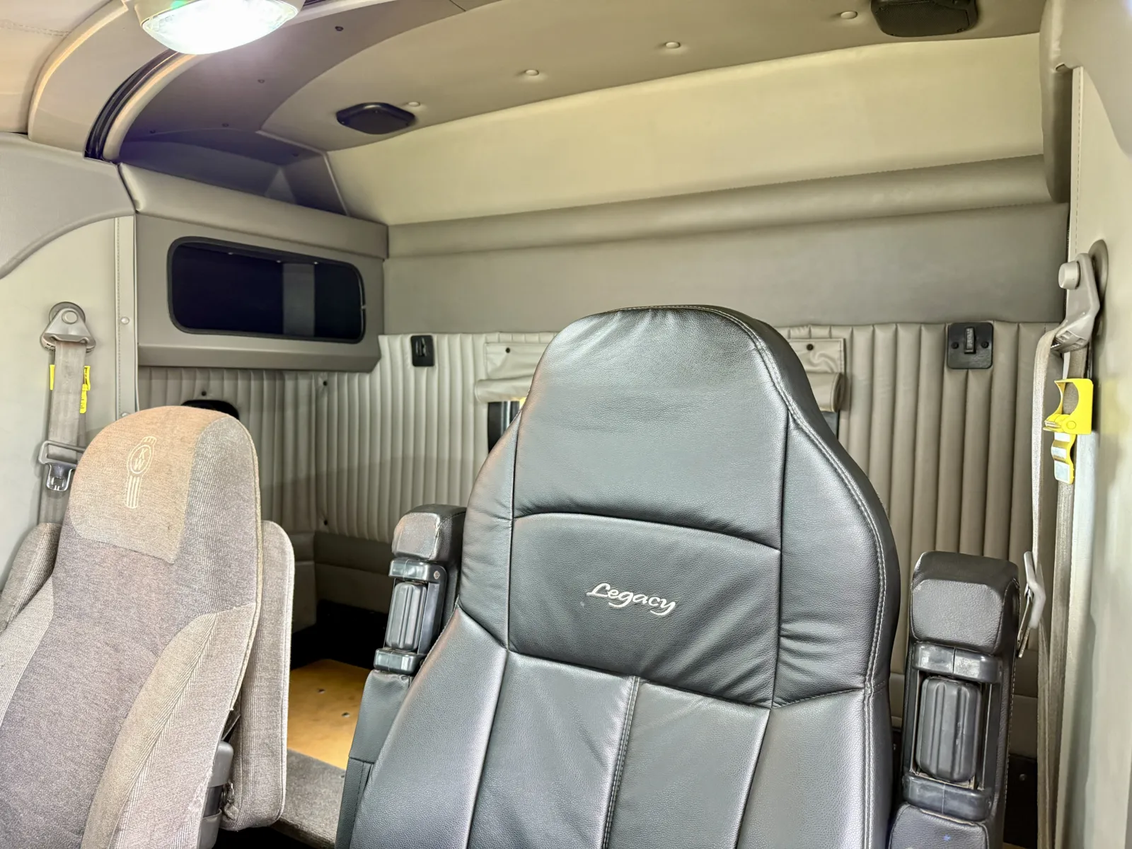 2014 Kenworth W900 - image 20