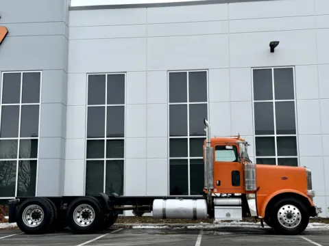 Another view of 2016 PETERBILT 389 for sale in New Lenox, IL at Forge Truck Centers - Illinois