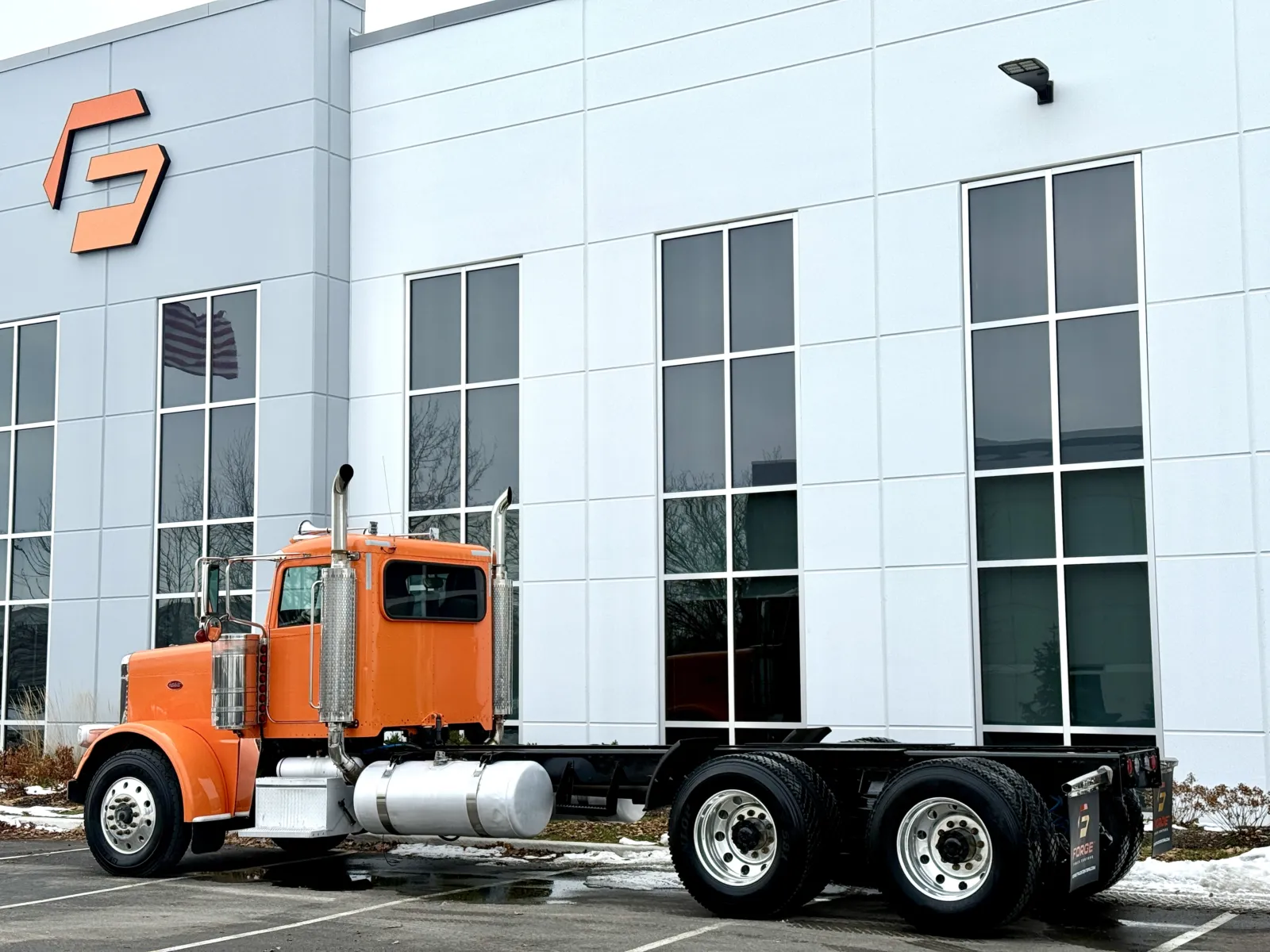 2016 Peterbilt 389 - image 6