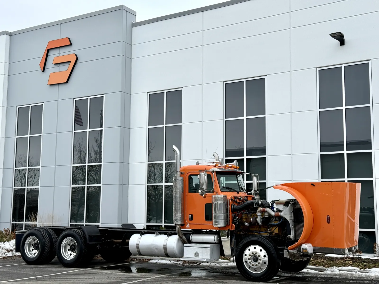 2016 Peterbilt 389 - image 9