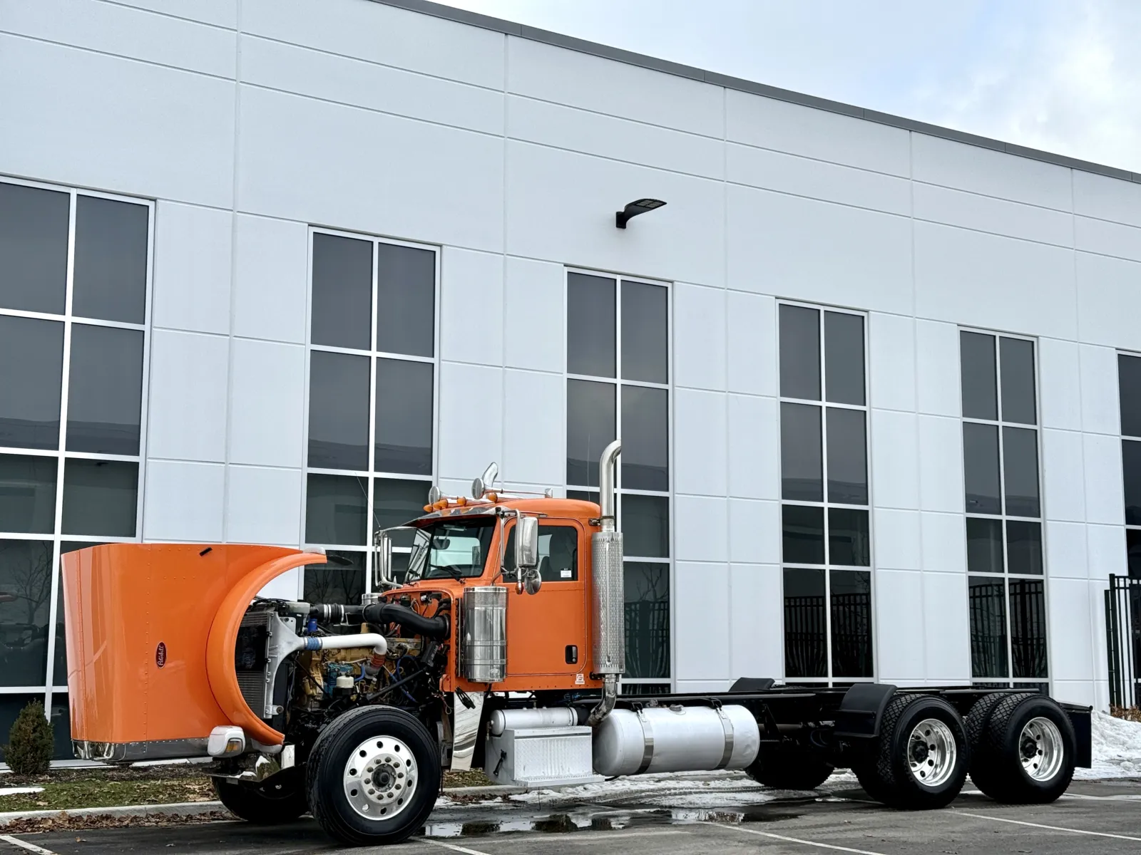 2016 Peterbilt 389 - image 10