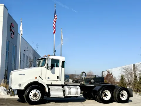 2019 KENWORTH T800 for sale in New Lenox, IL