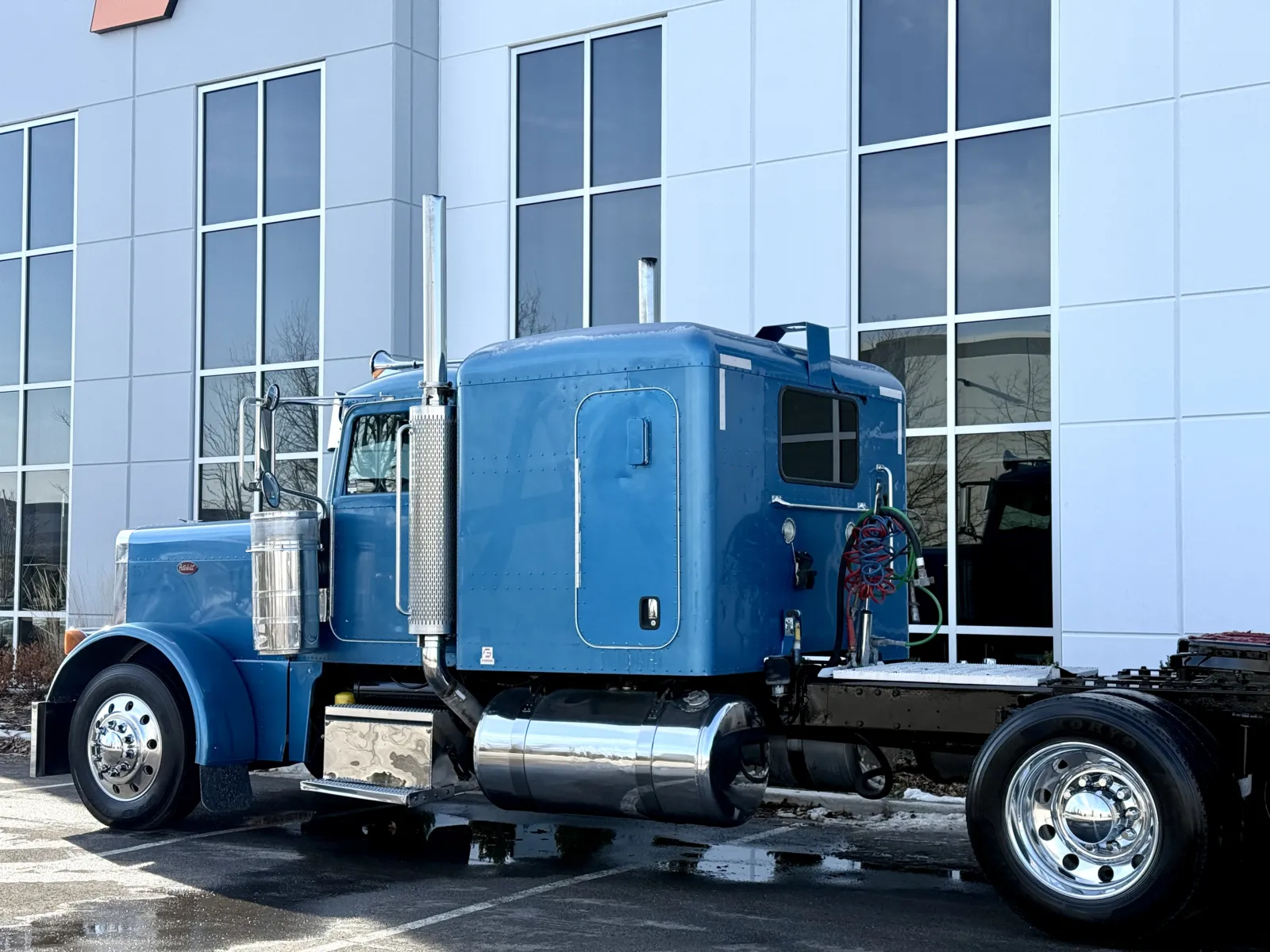 2005 Peterbilt - image 8