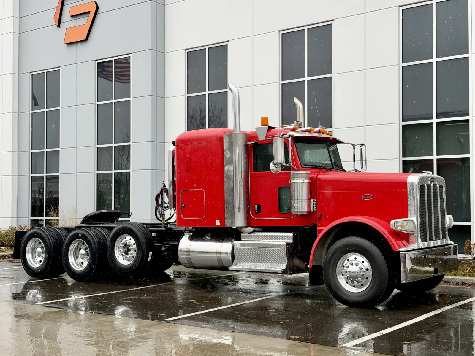 2012 Peterbilt - image 2