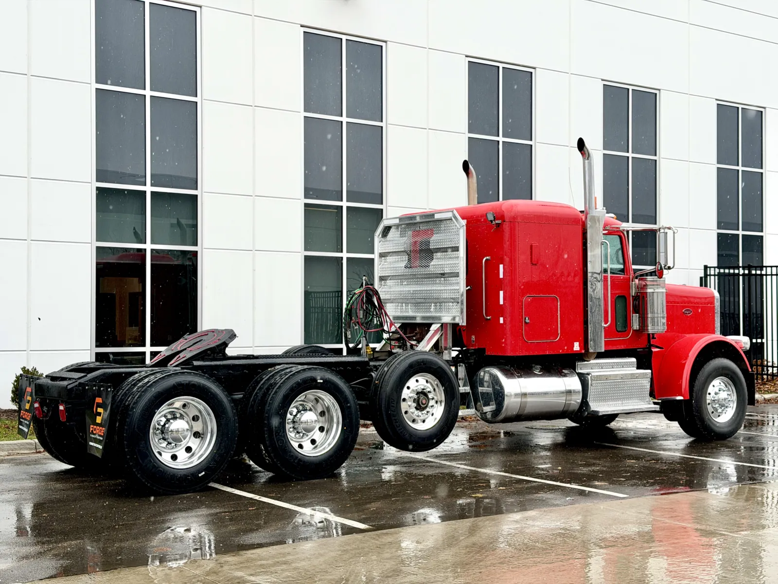 2012 Peterbilt - image 5