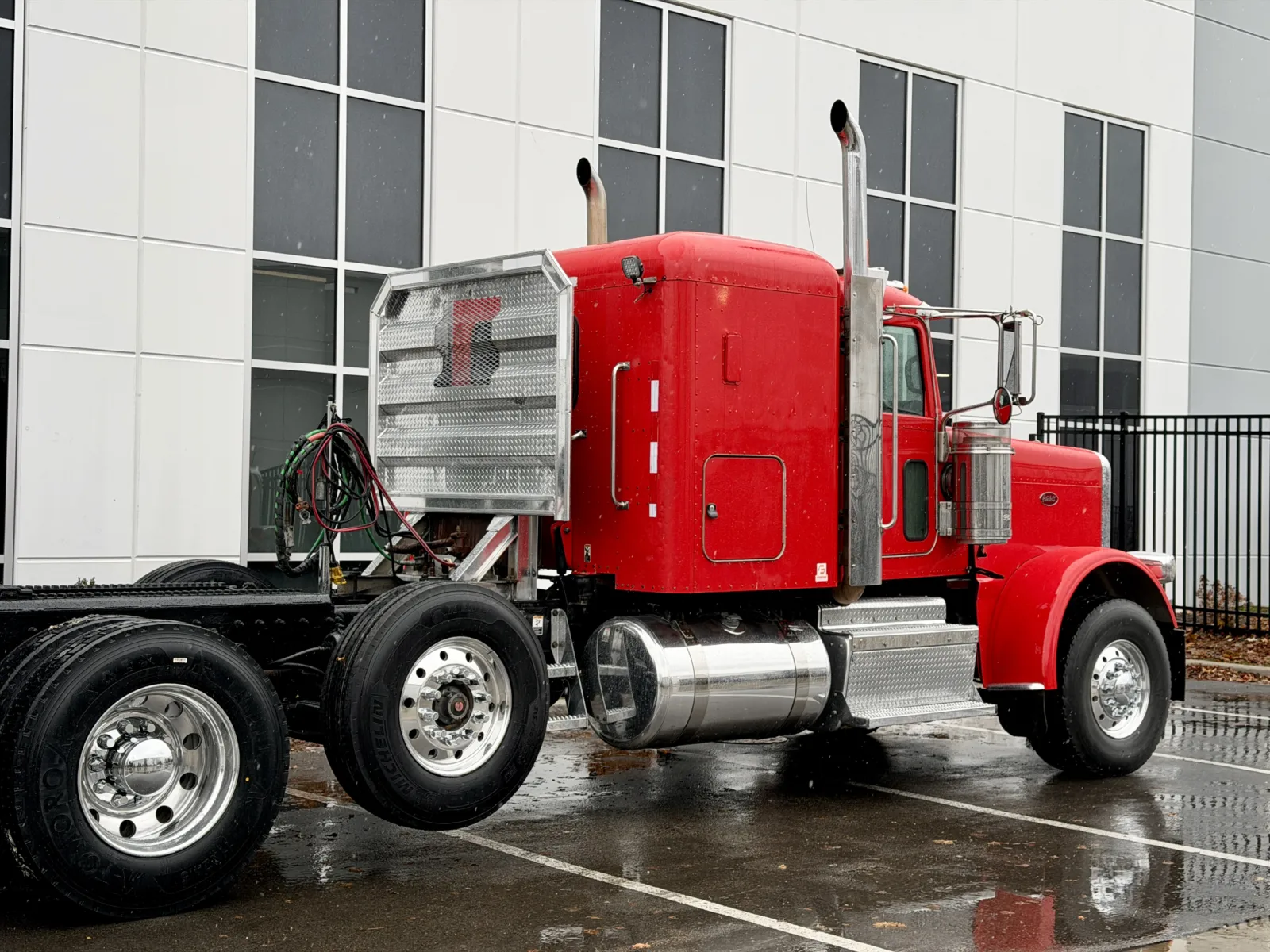 2012 Peterbilt - image 7
