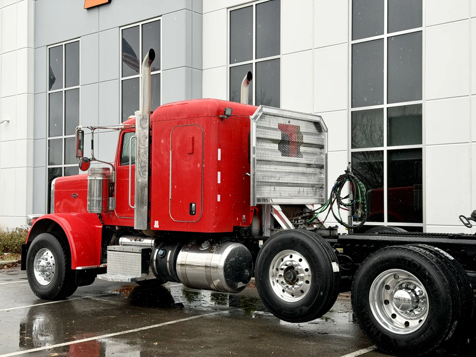2012 Peterbilt - image 8