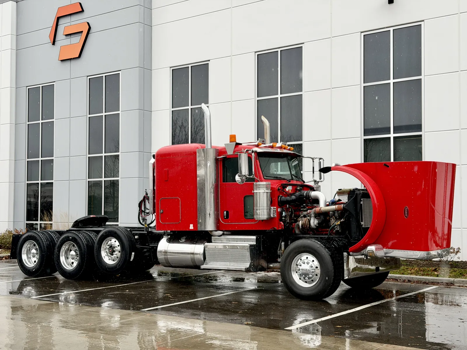 2012 Peterbilt - image 9