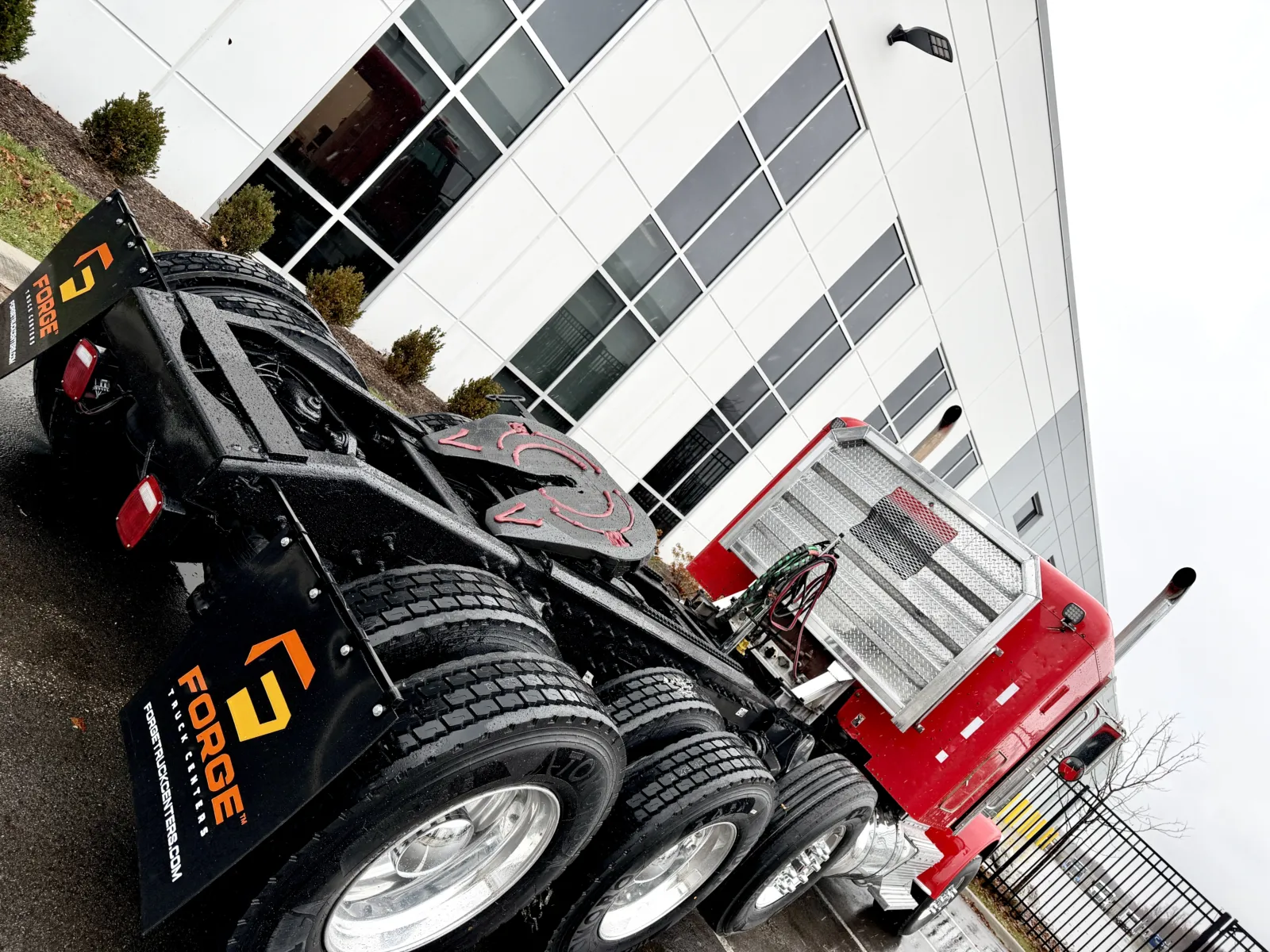 2012 Peterbilt - image 11