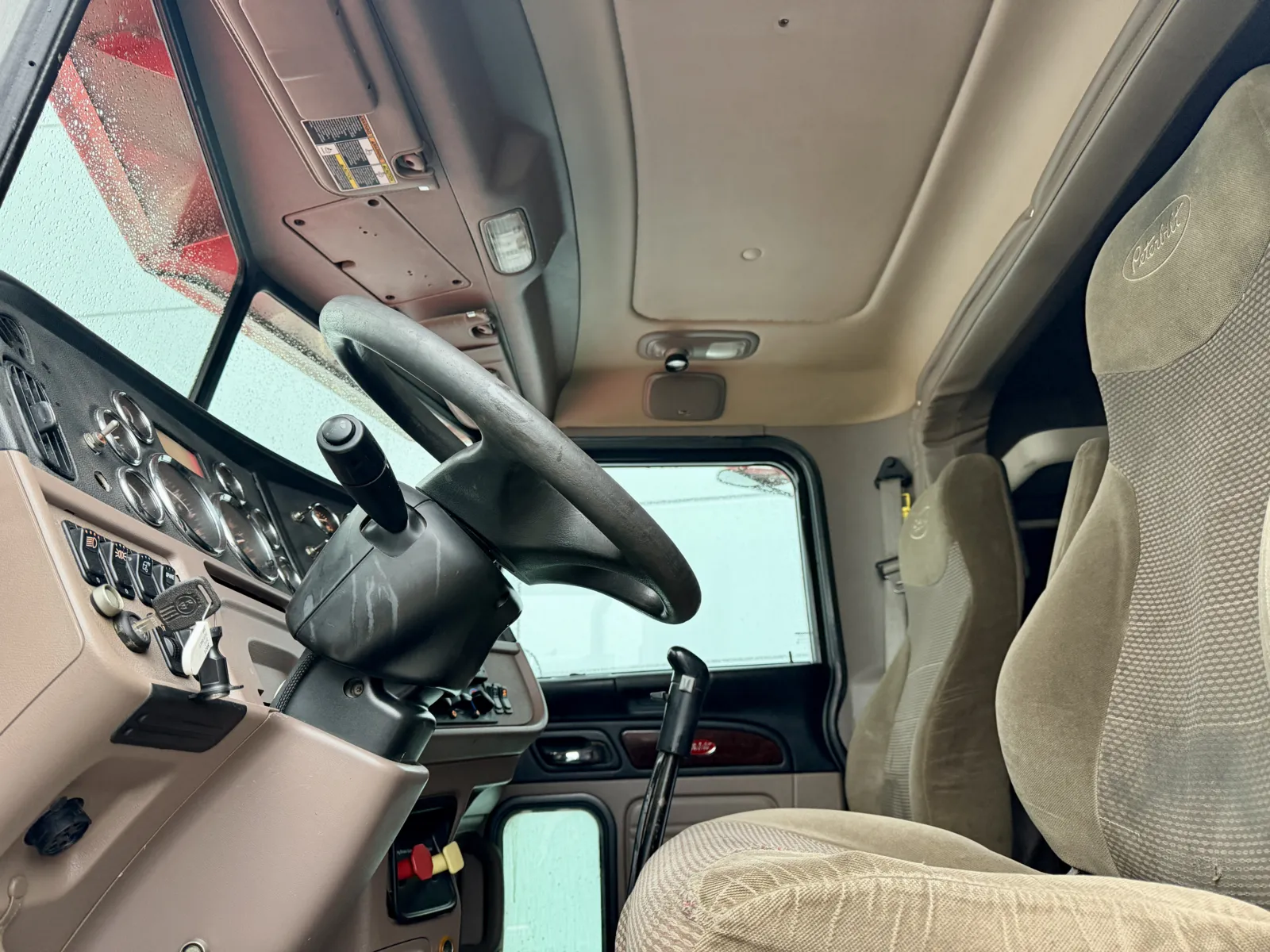 2012 Peterbilt - image 14