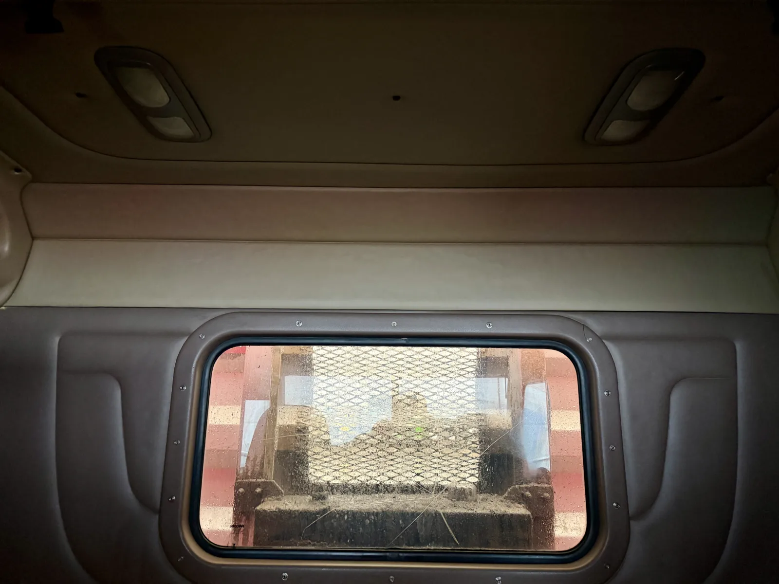 2012 Peterbilt - image 21