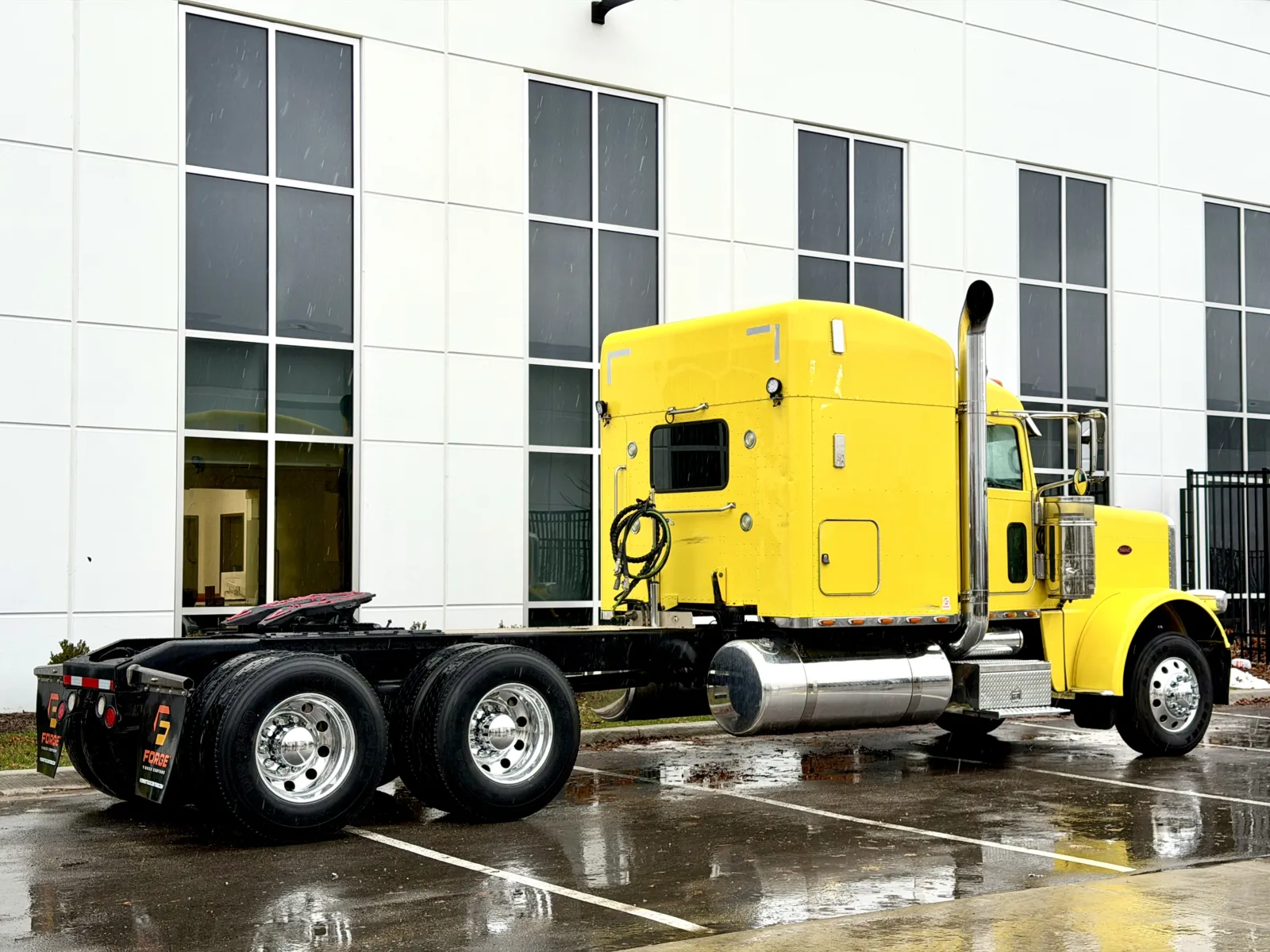 2014 Peterbilt 389 - image 5