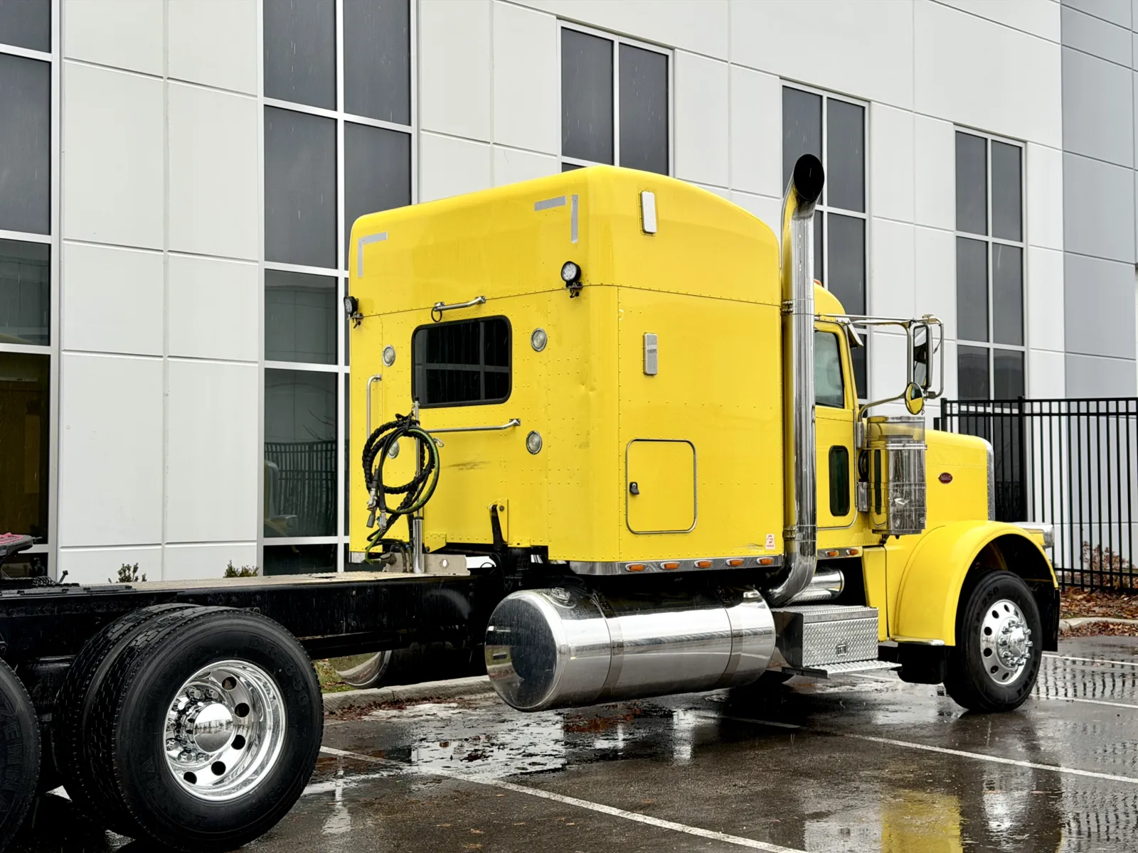 2014 Peterbilt 389 - image 7