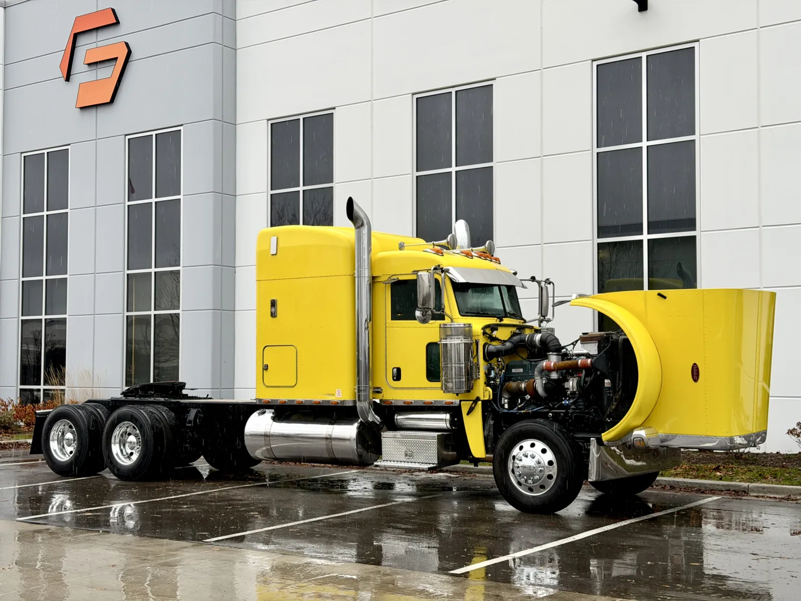 2014 Peterbilt 389 - image 9