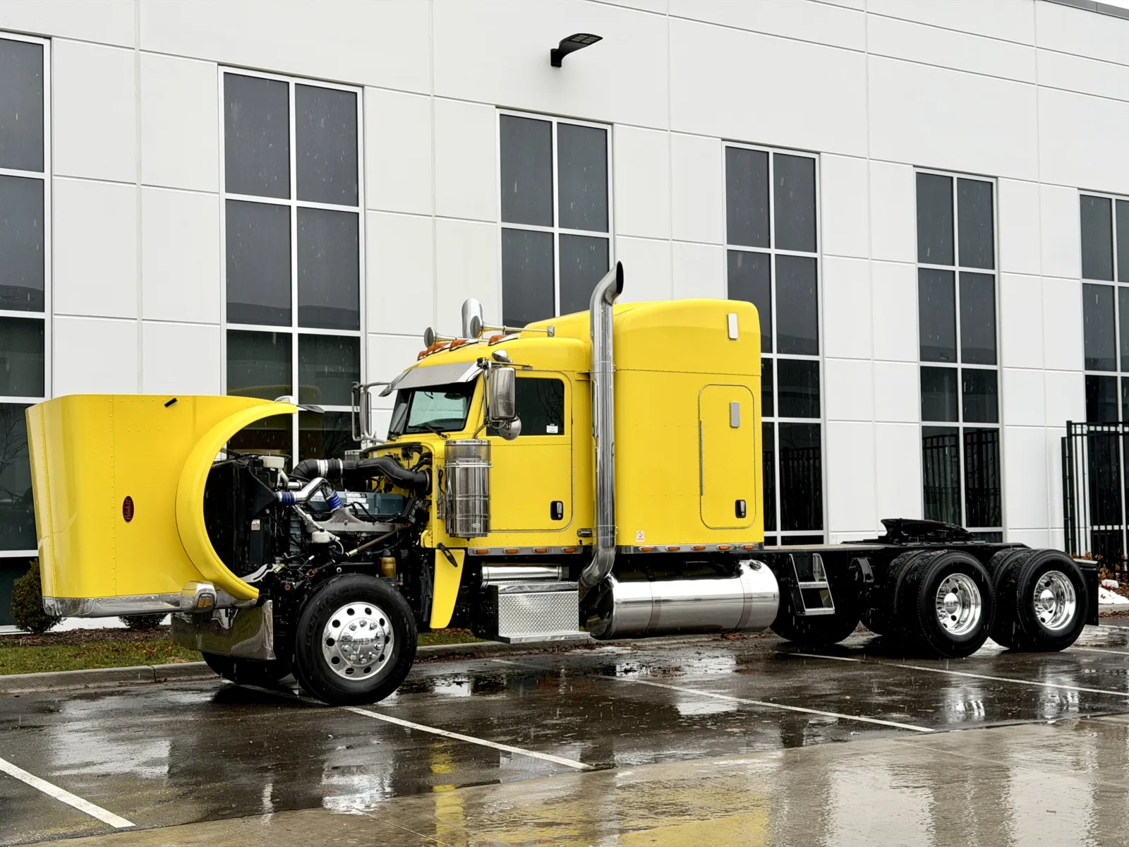 2014 Peterbilt 389 - image 10