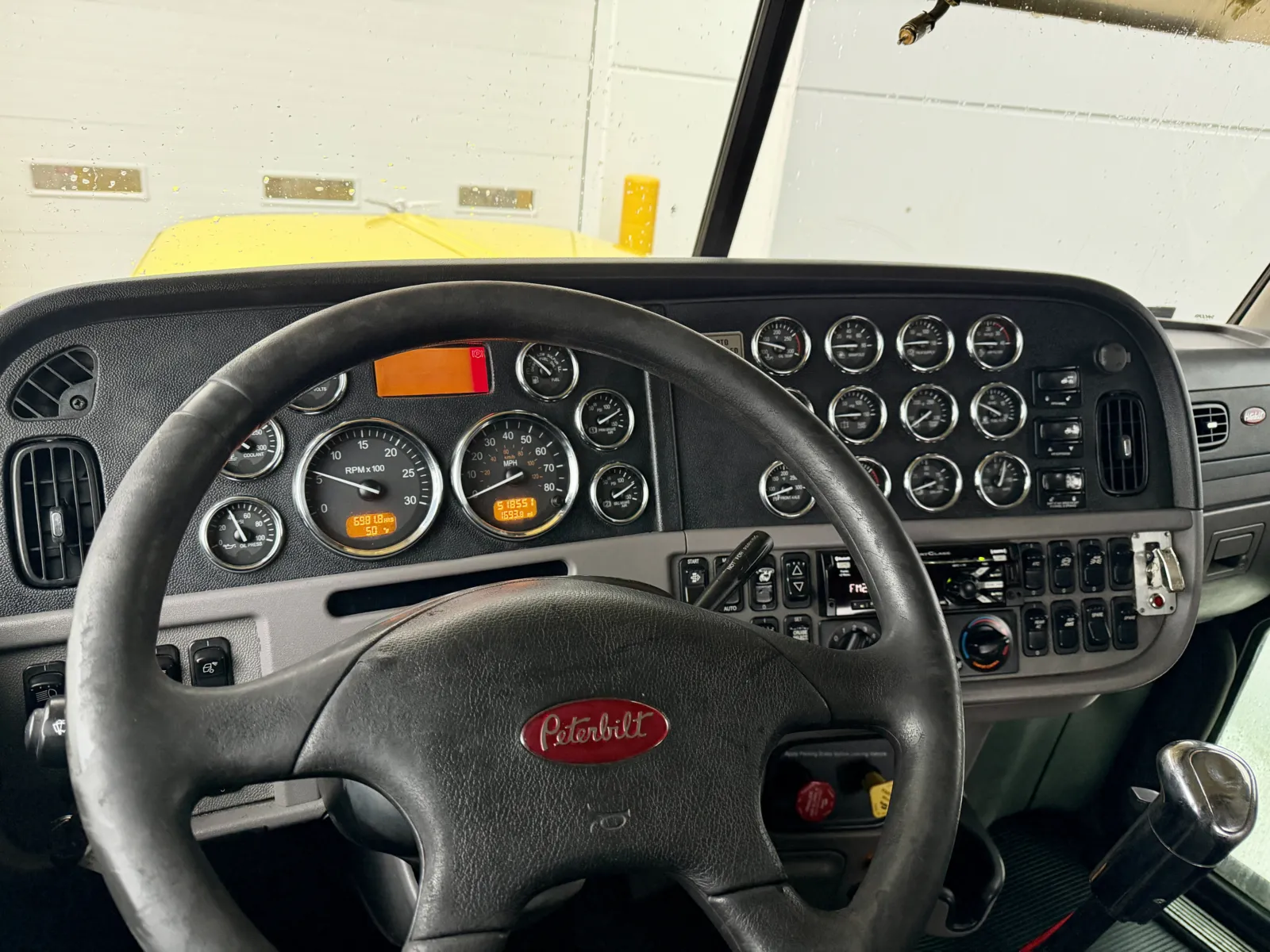 2014 Peterbilt 389 - image 16