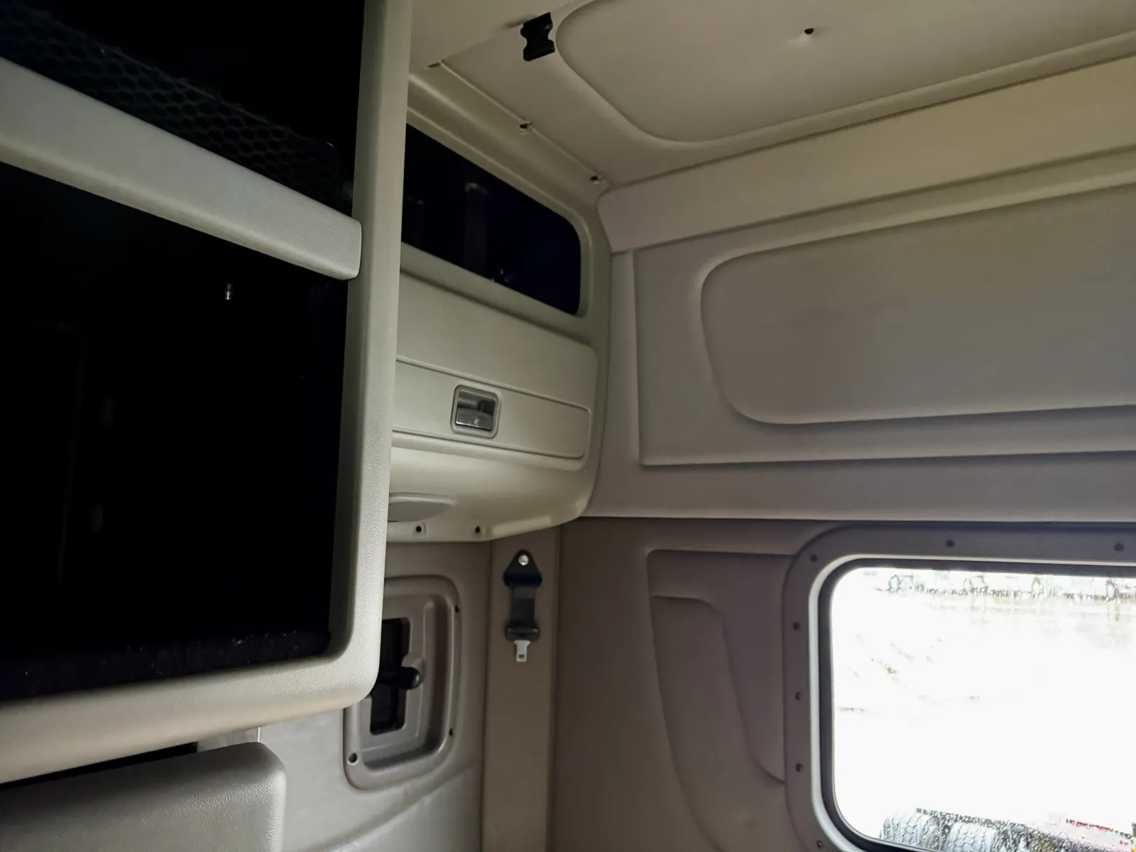 2014 Peterbilt 389 - image 21