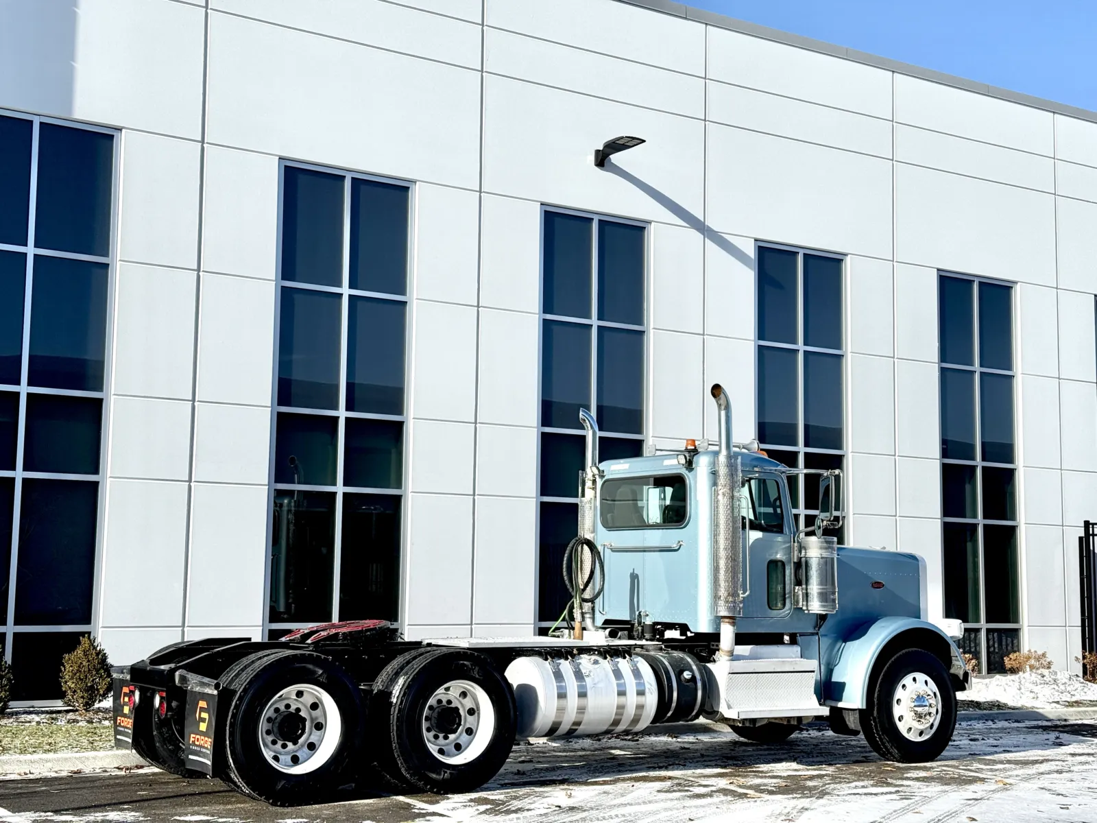 2018 Peterbilt 389 - image 5