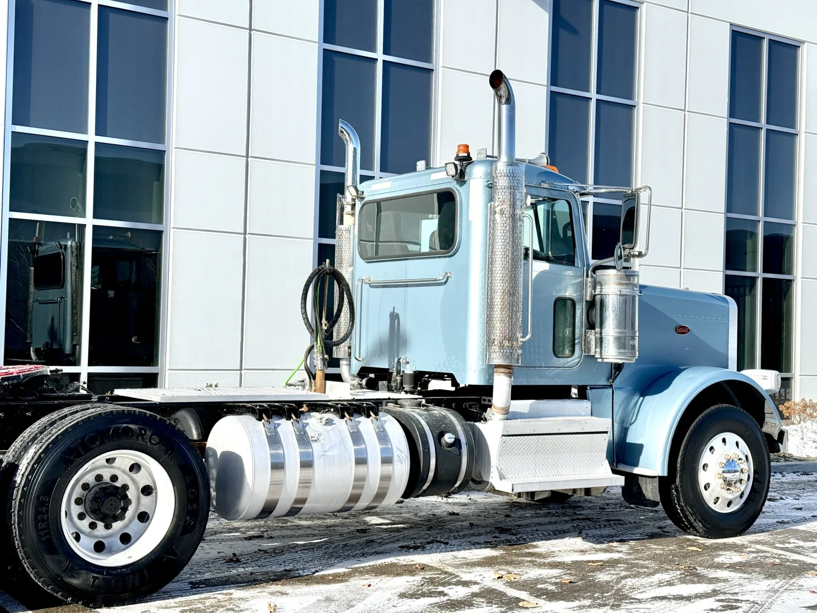 2018 Peterbilt 389 - image 7