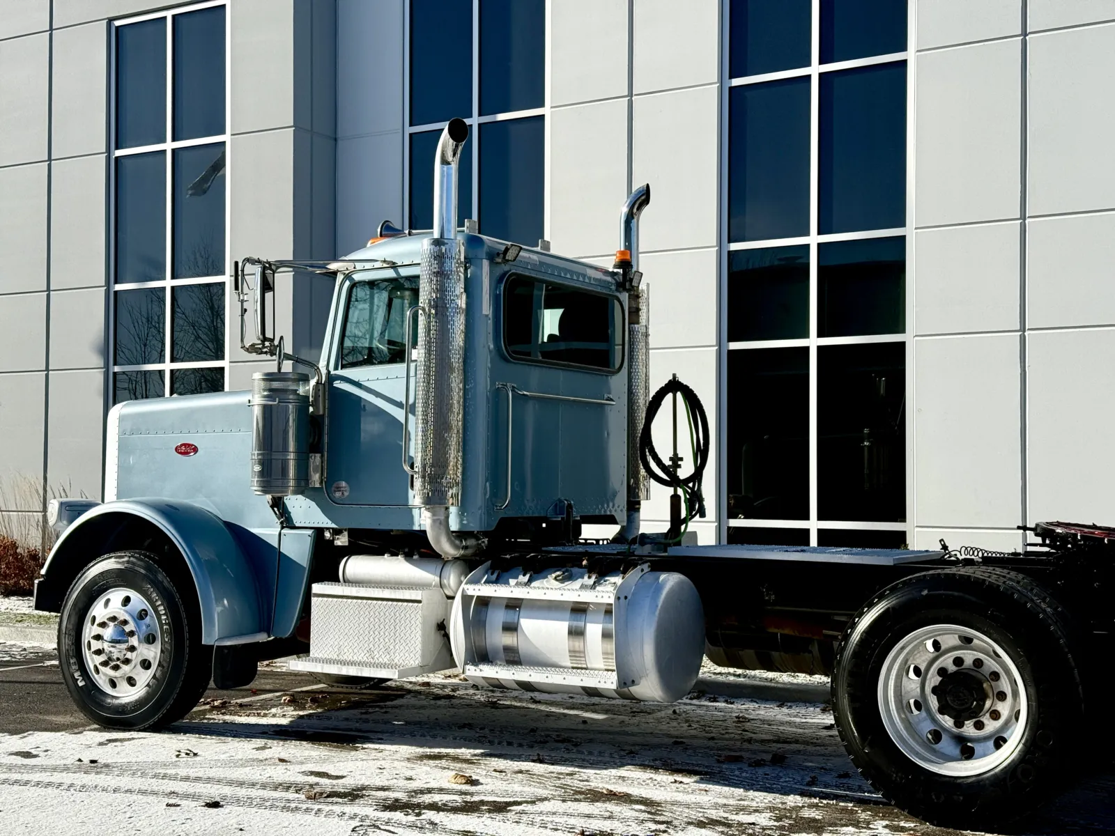 2018 Peterbilt 389 - image 8