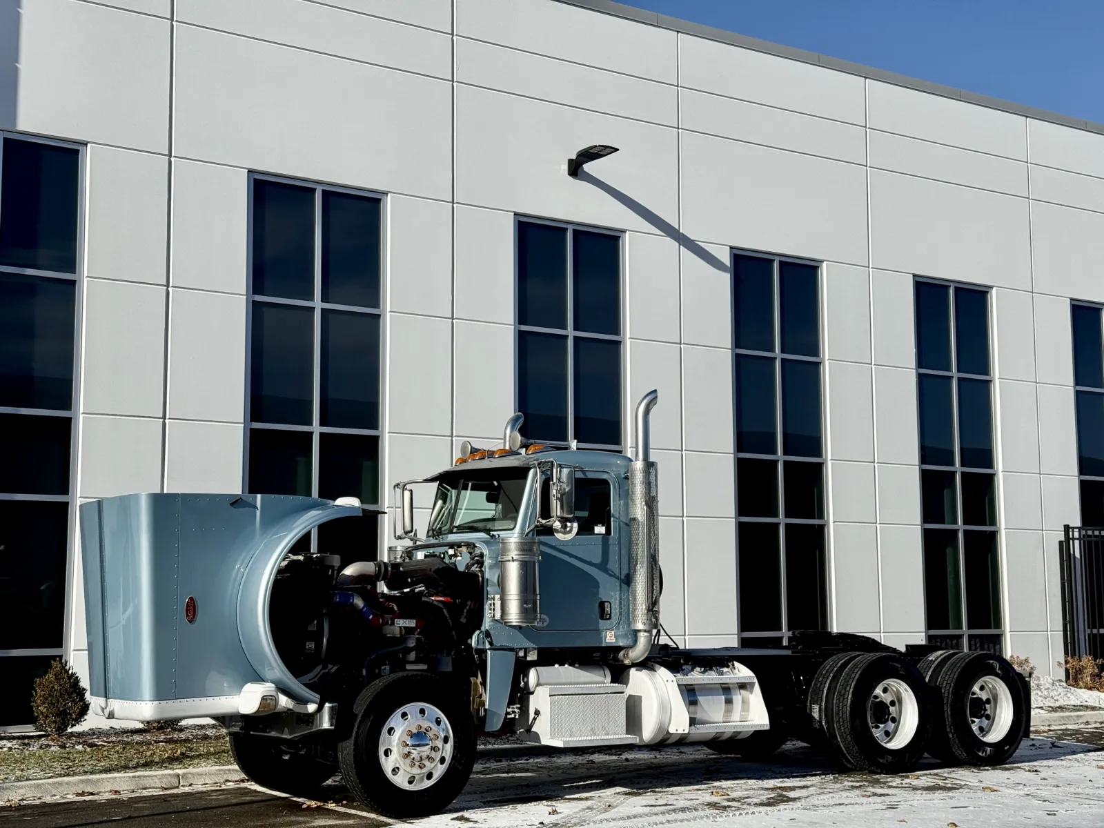 2018 Peterbilt 389 - image 10