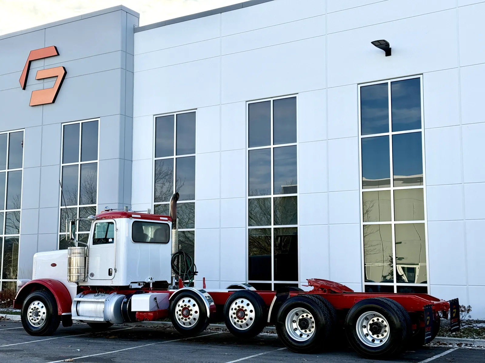 2017 Peterbilt 389 - image 6