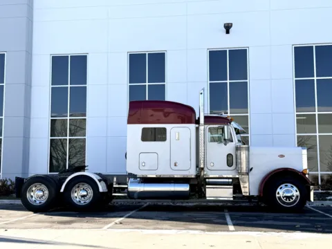 Another view of 1998 PETERBILT 379 for sale in New Lenox, IL at Forge Truck Centers - Illinois