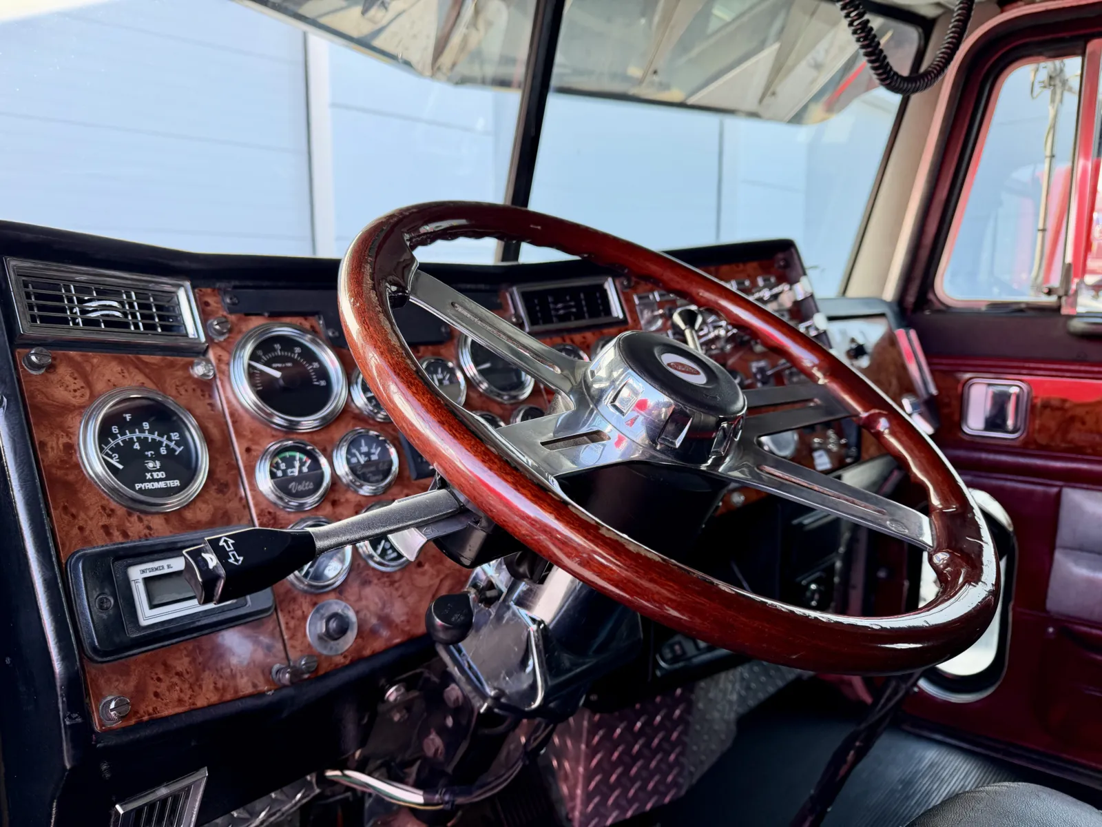 1998 Peterbilt - image 15