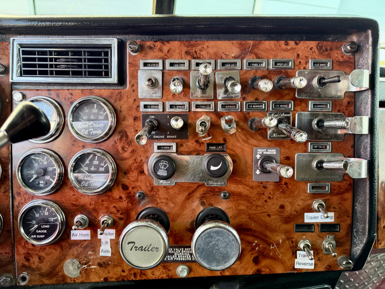 1998 Peterbilt - image 17