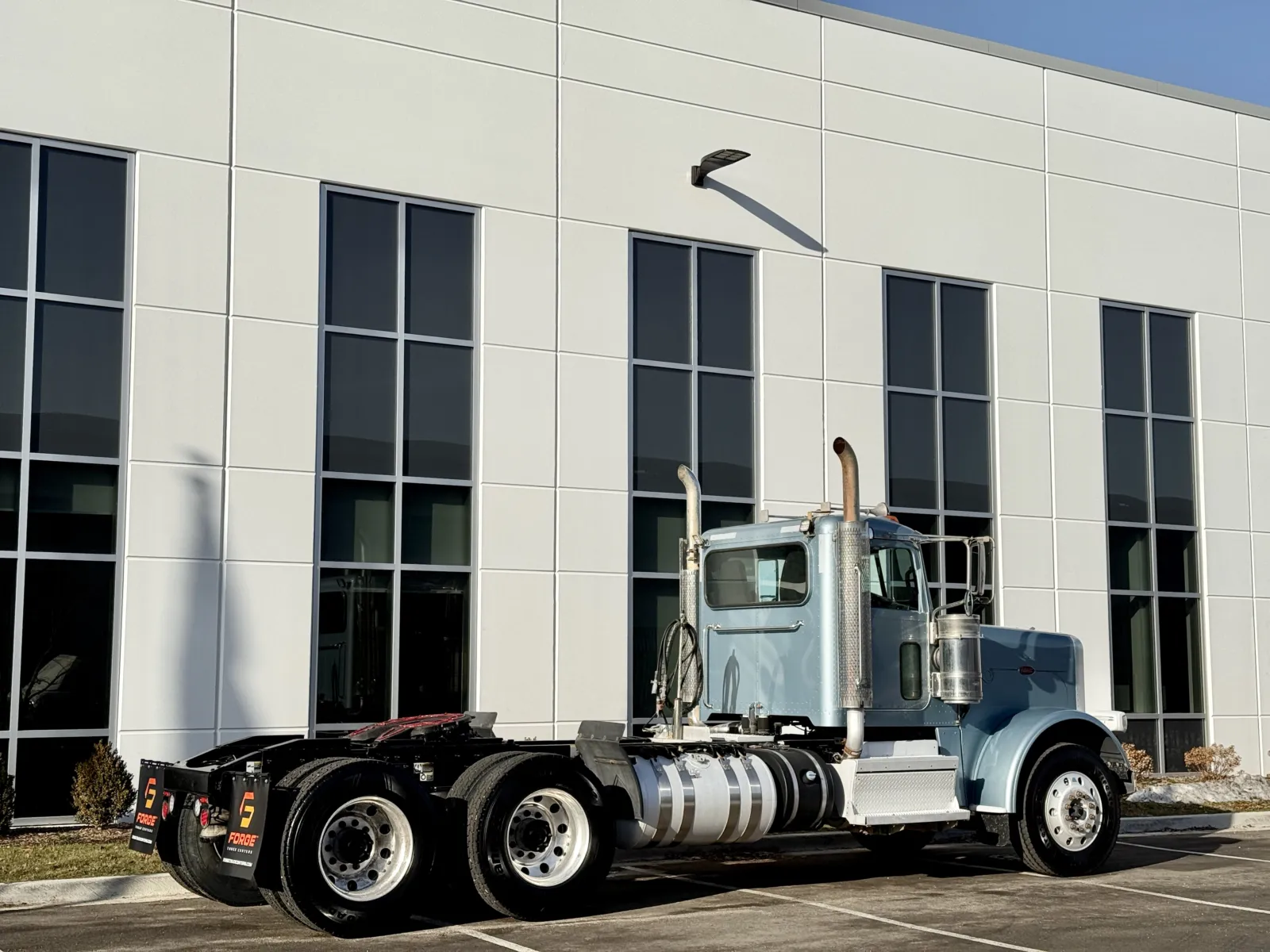2018 Peterbilt 389 - image 5