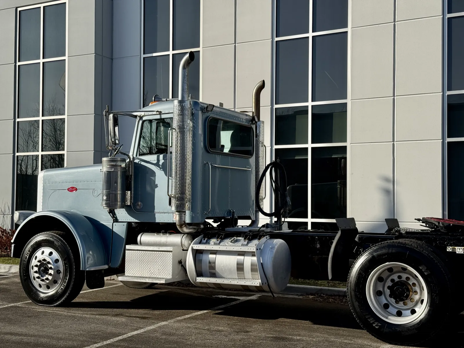 2018 Peterbilt 389 - image 8