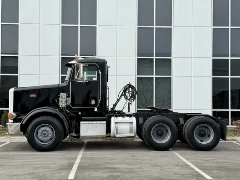 More photos of 2003 PETERBILT 357 at Forge Truck Centers - Illinois, IL
