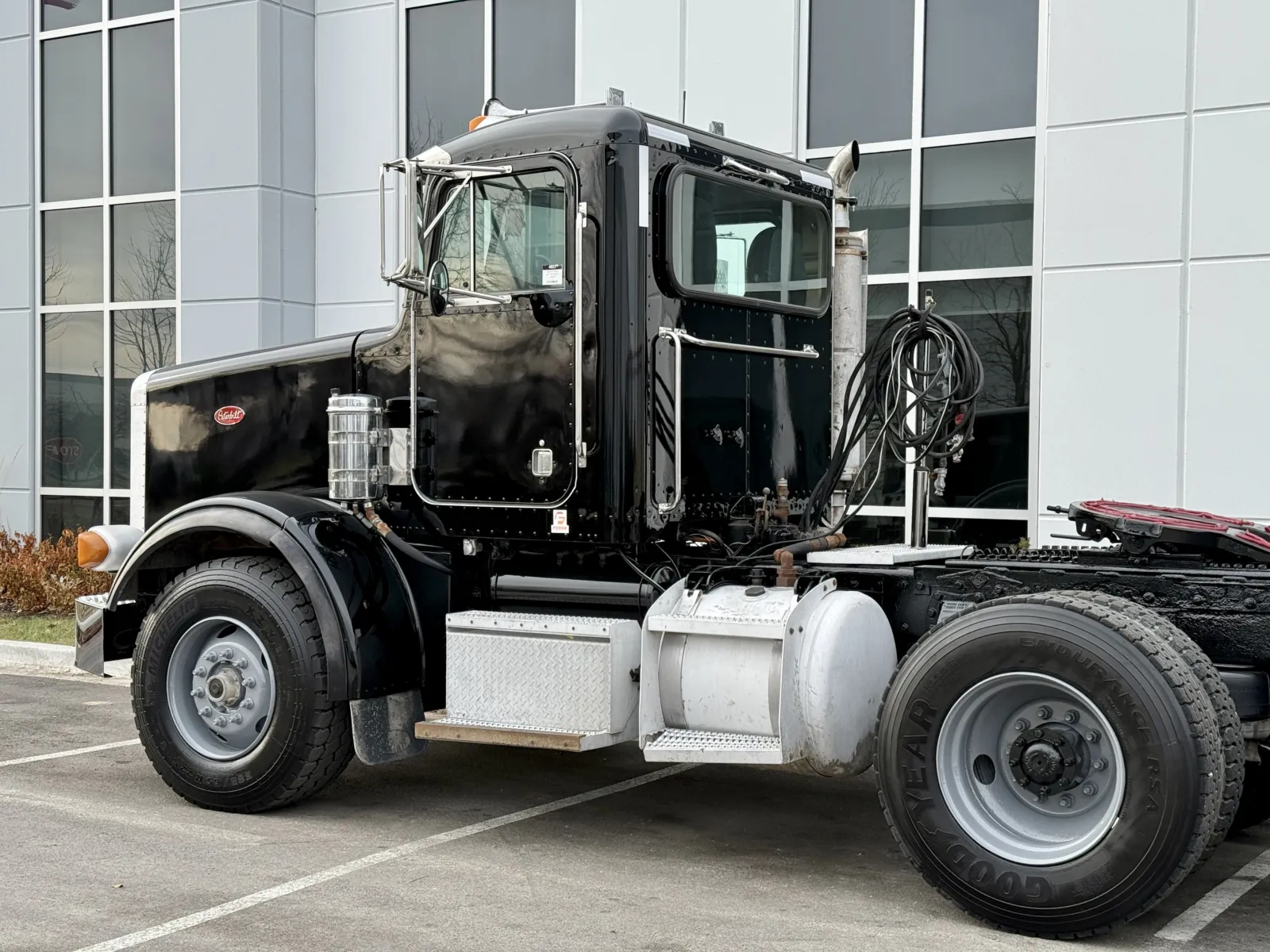 2003 Peterbilt - image 8