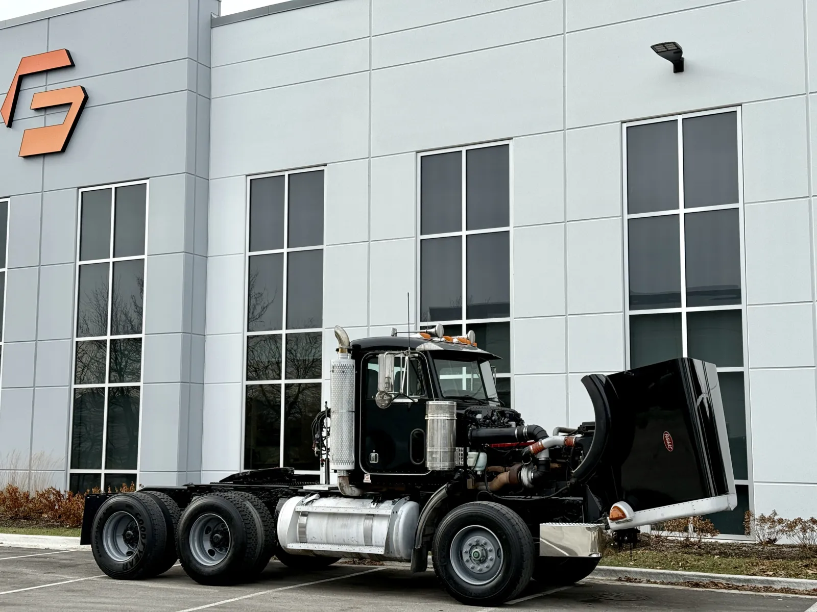 2003 Peterbilt - image 9