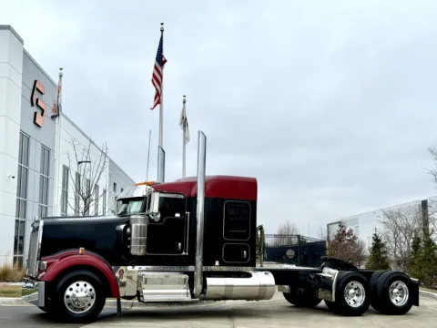 2018 KENWORTH W900 for sale in New Lenox, IL